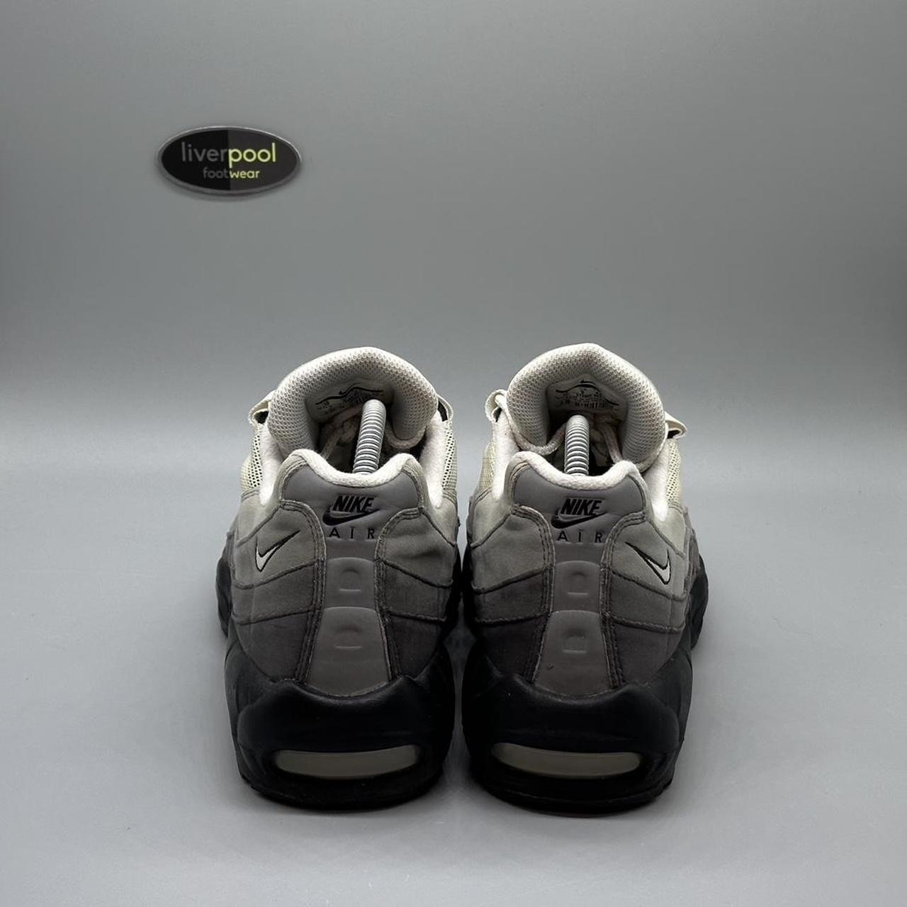 liverpool nike trainers