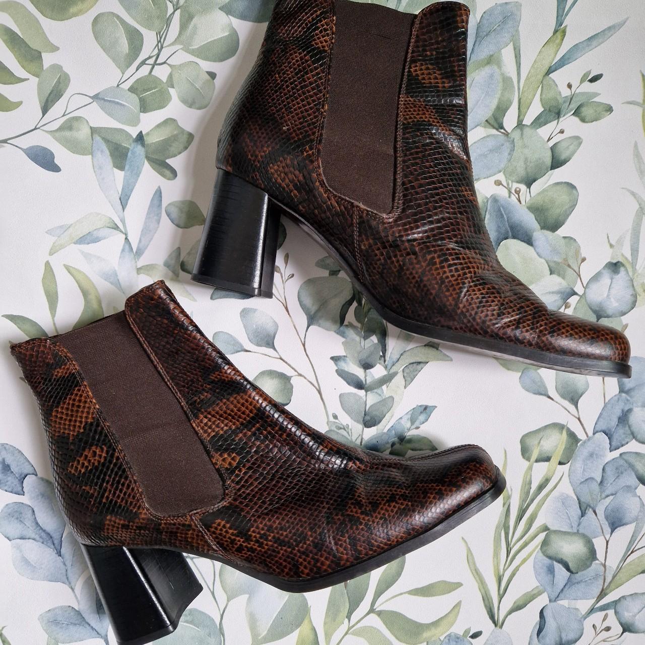 clarks ladies brown ankle boots