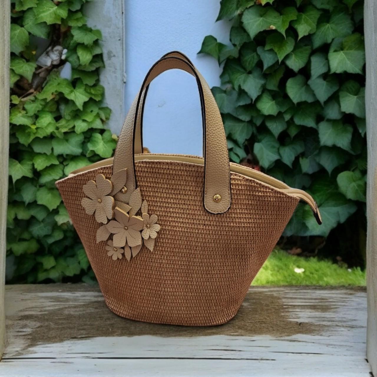 Liz Claiborne outlet Summer Floral Handbag