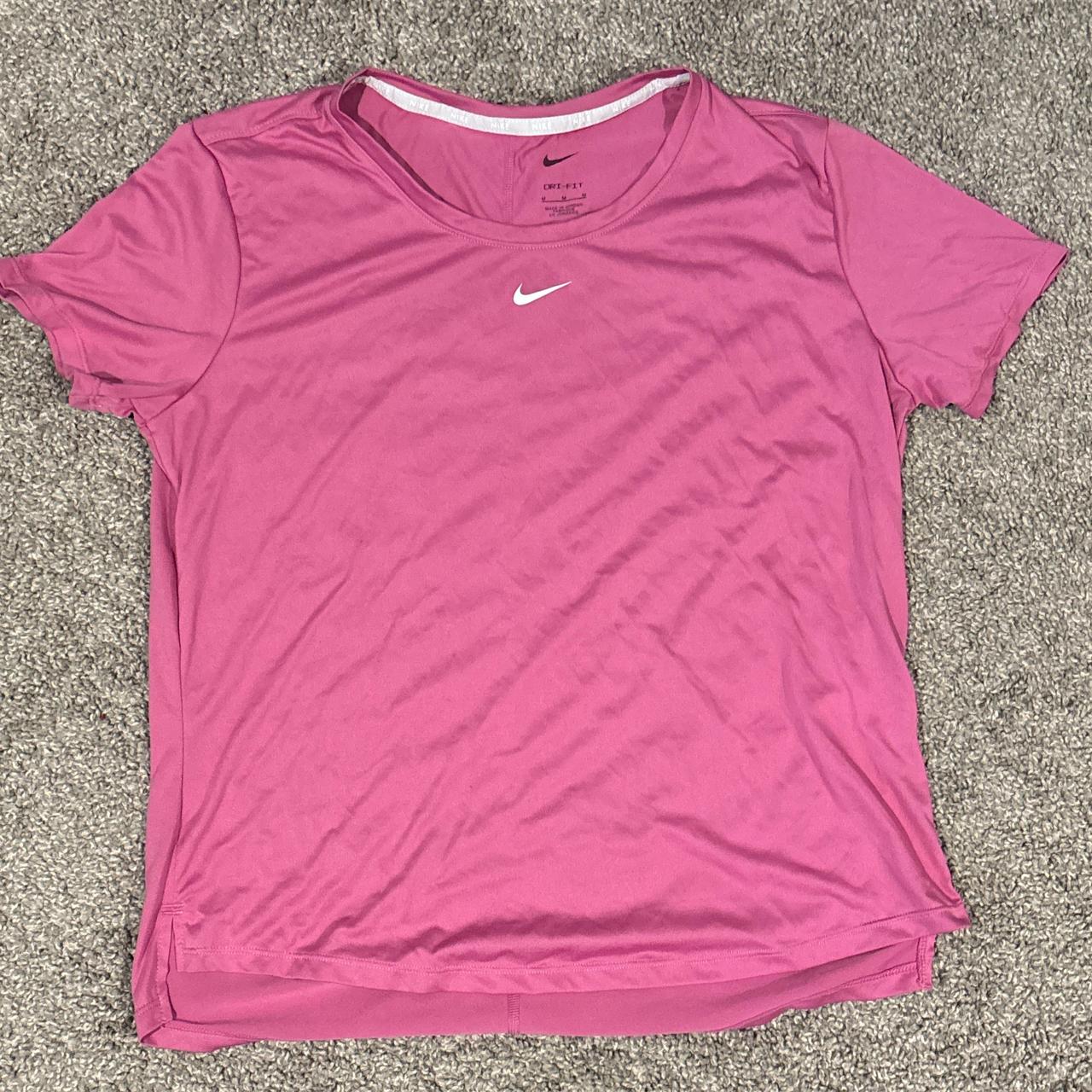 womens pink nike t shirt