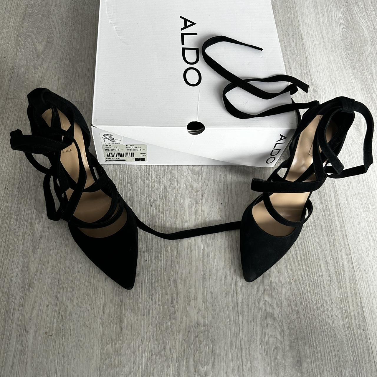 pointed toe t strap heels