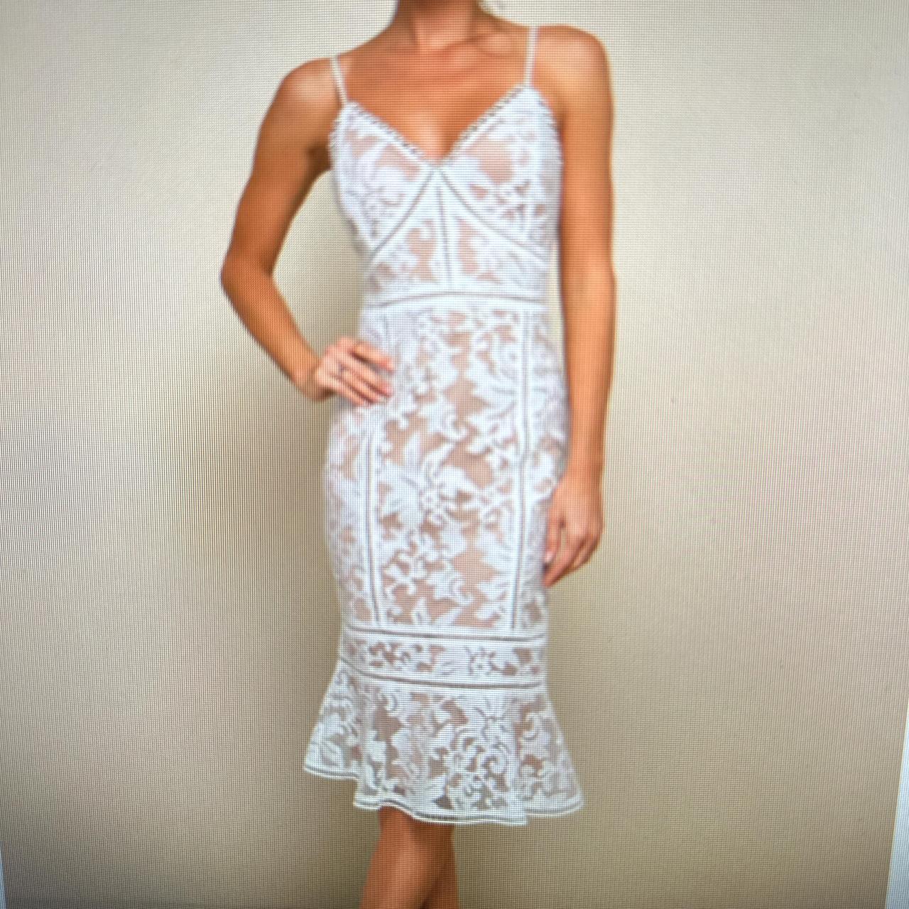 Lulus medium white and beige lace midi trumpet Depop
