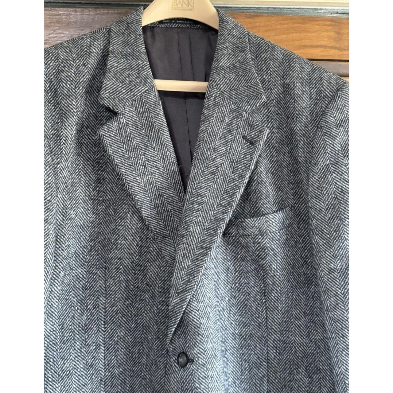 This vintage Jeremy Cobb Esquire blazer is a Depop
