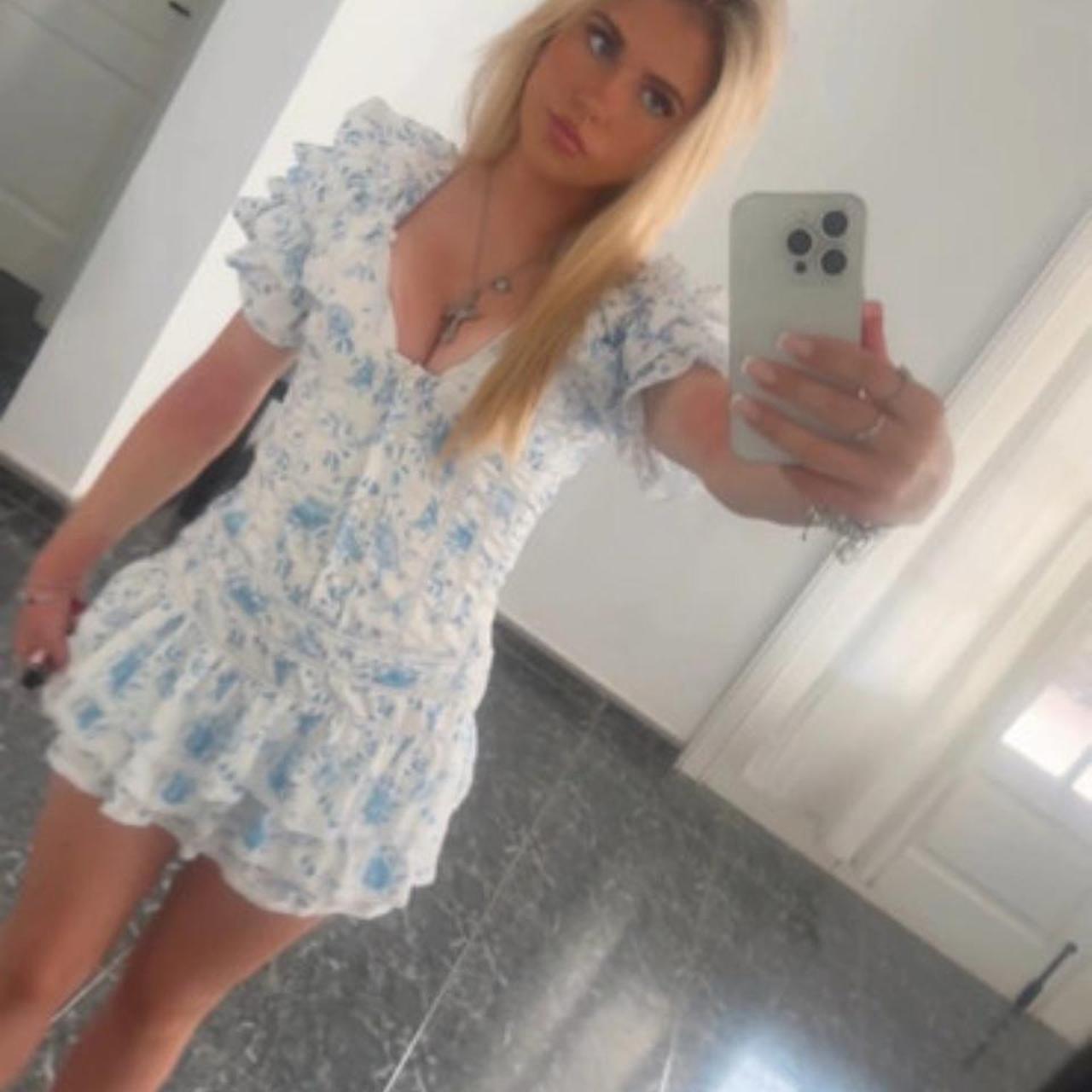 item listed by louisa1234_