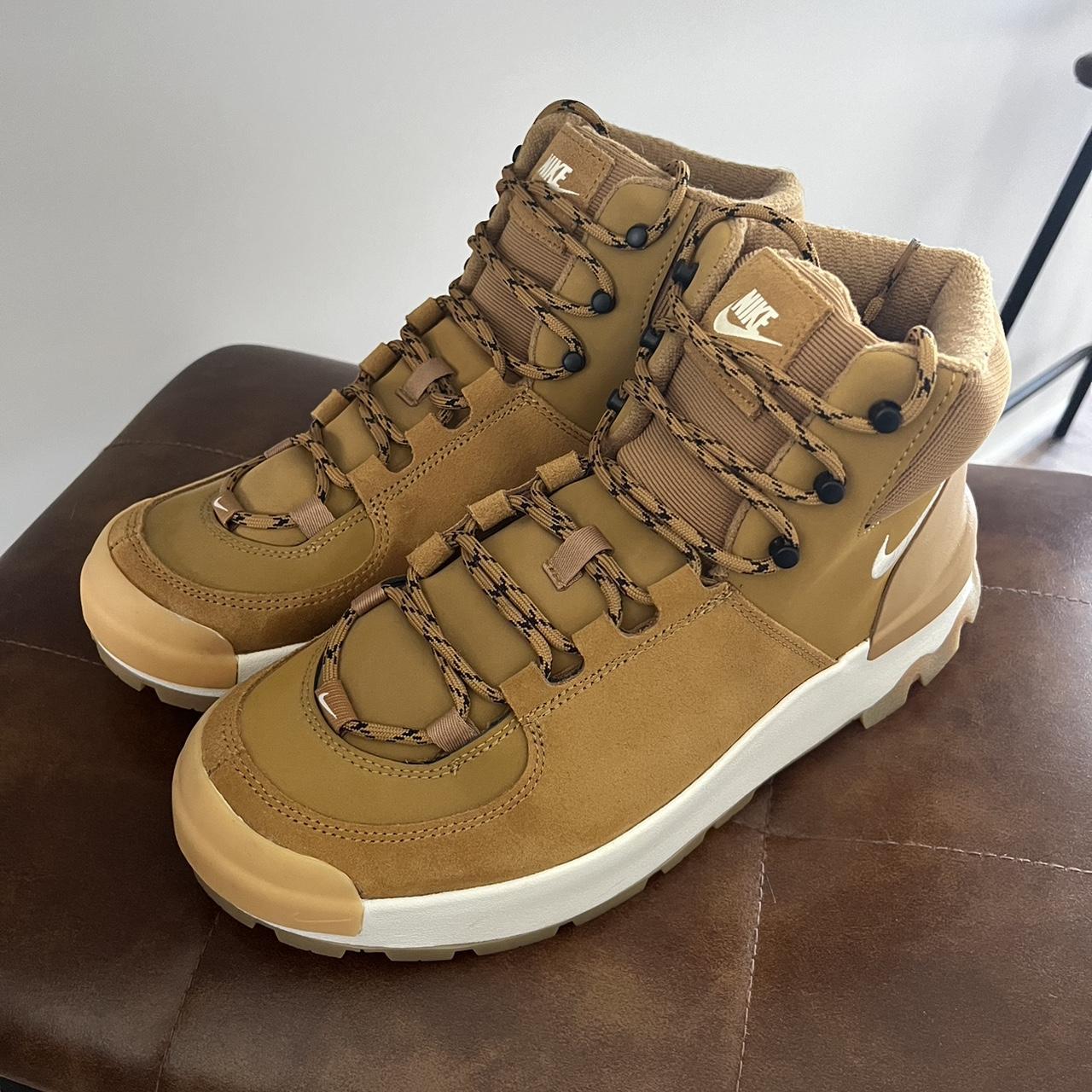 Nike City Classic Boot. Size Women s 8.5 9 or mens 7