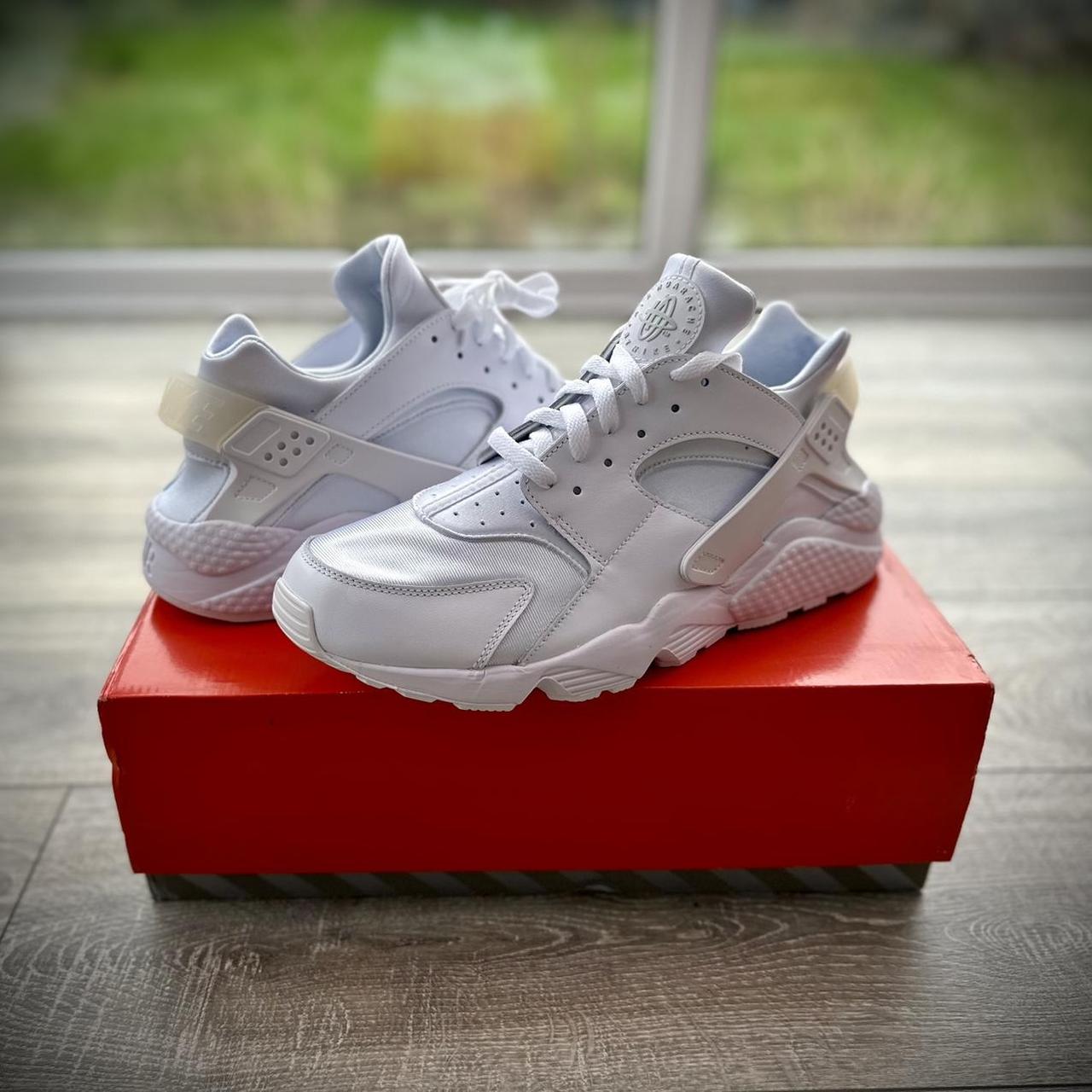 Nike Air Huarache in white Colour White Pure