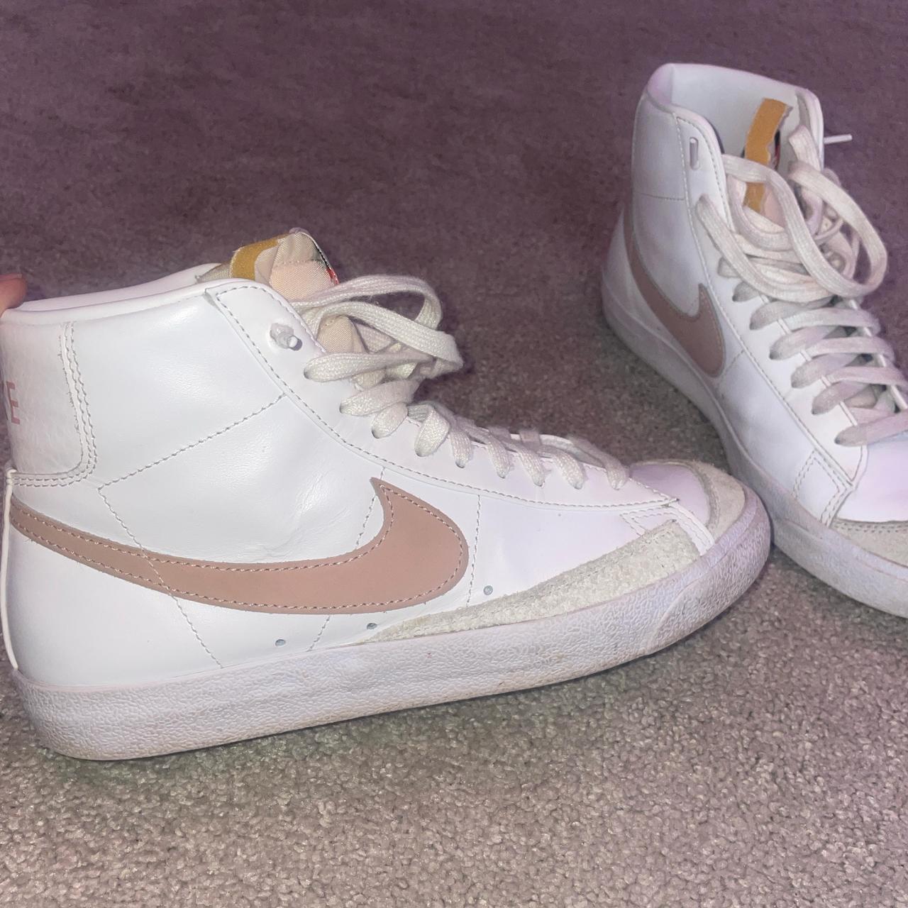 dusty pink nike trainers