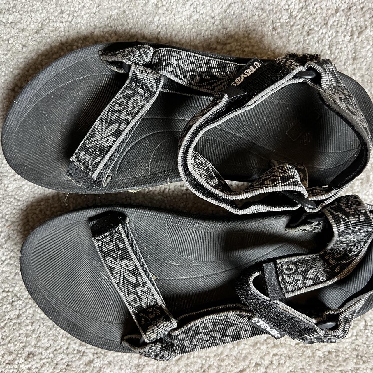 teva black leather boots