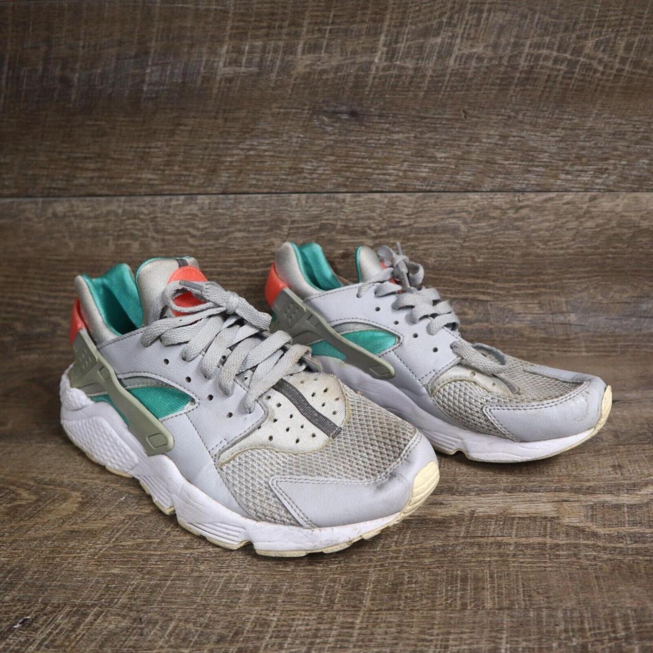 Nike huarache pink and green best sale