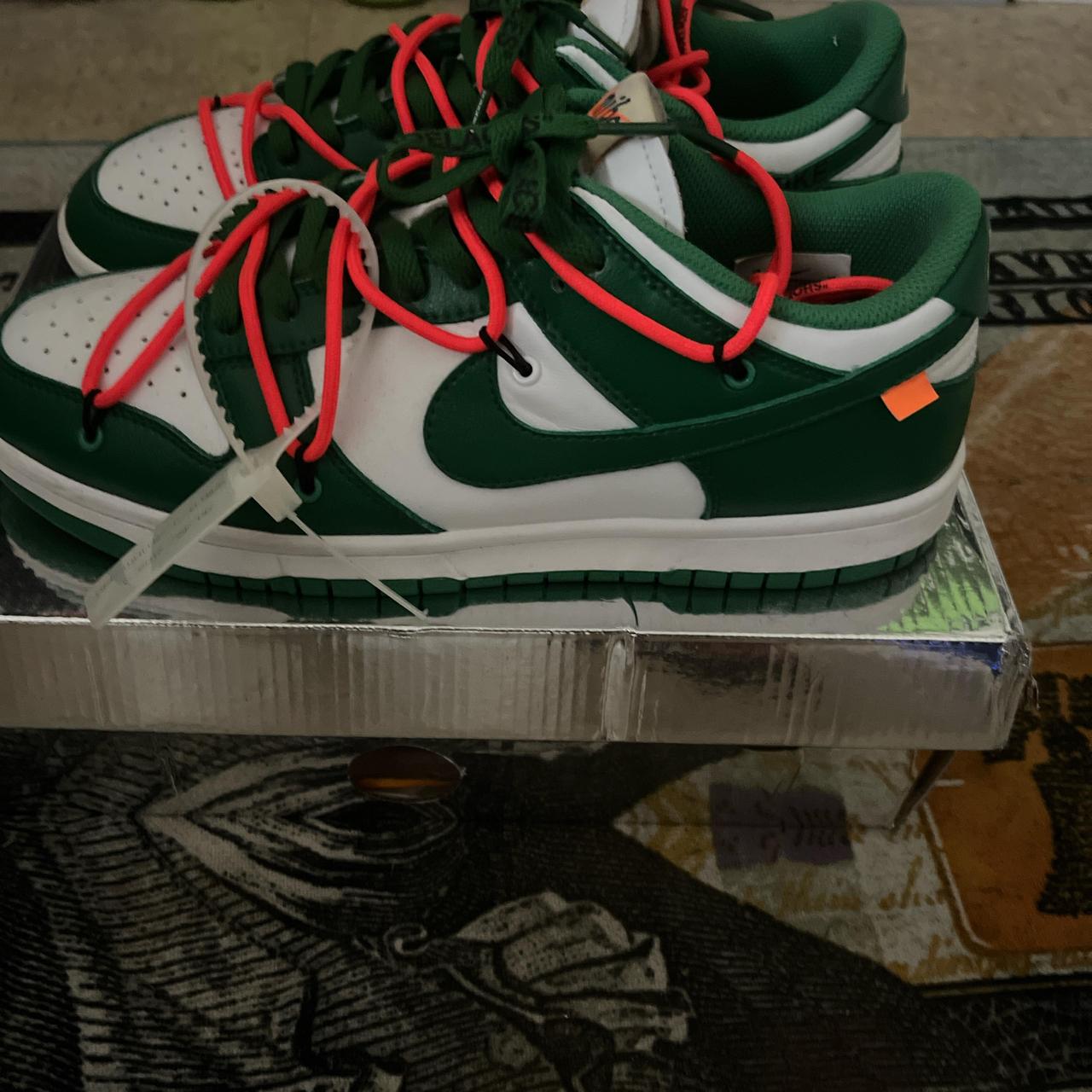 offwhite pine green