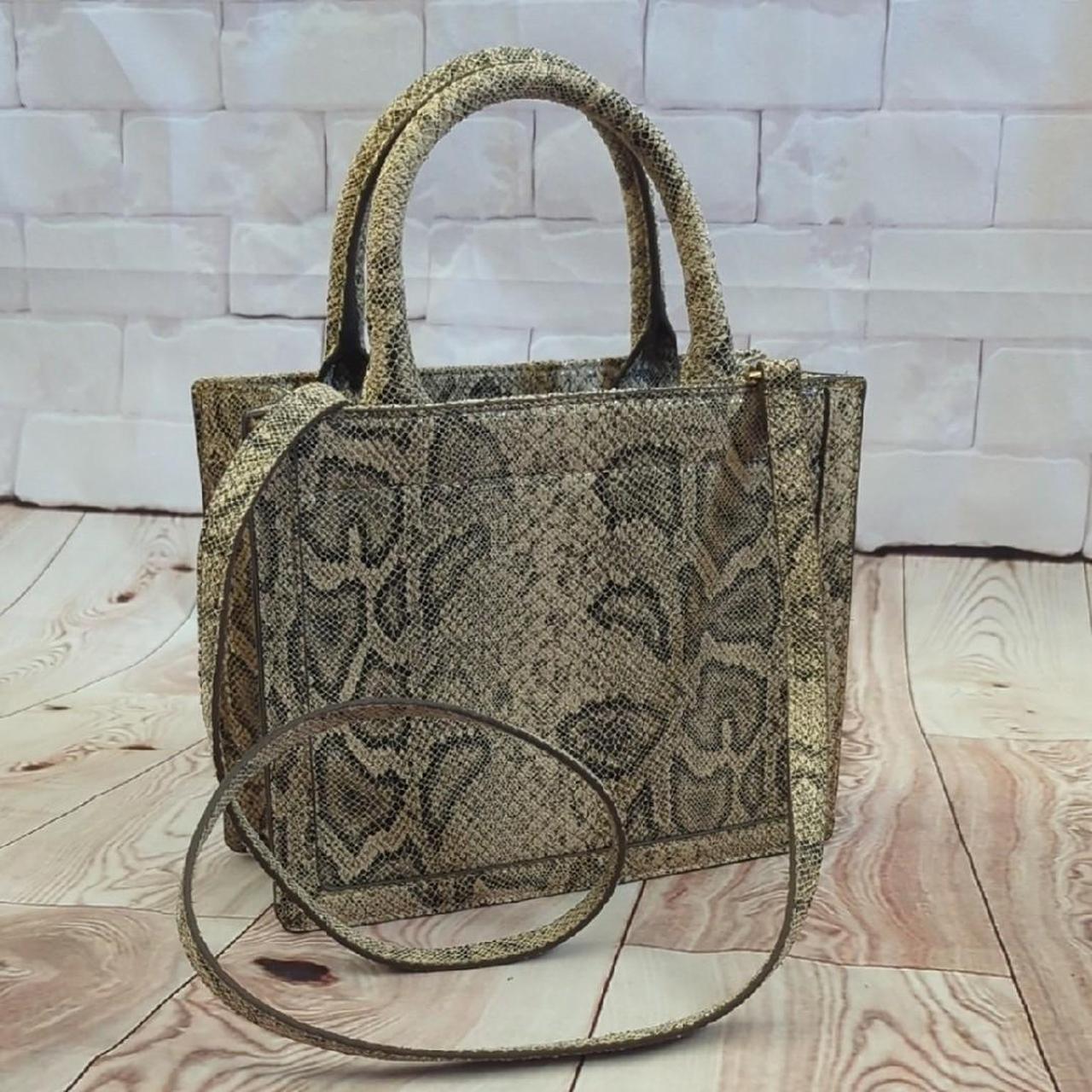 item listed by _lmtd_