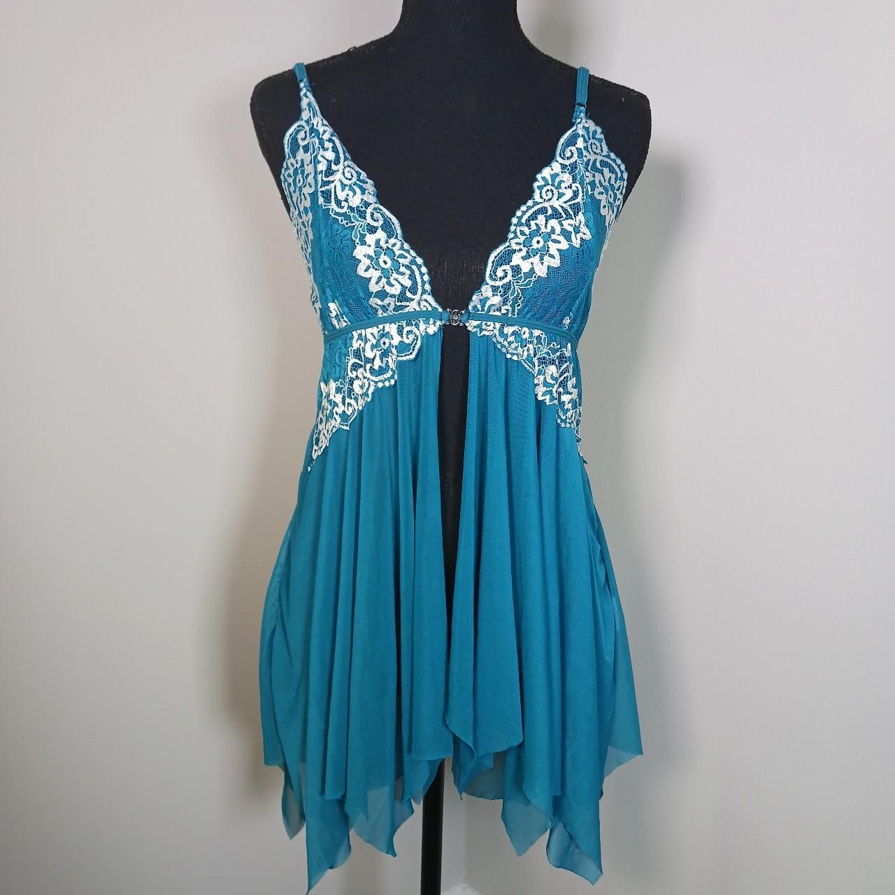 item listed by aparrotlyvintage