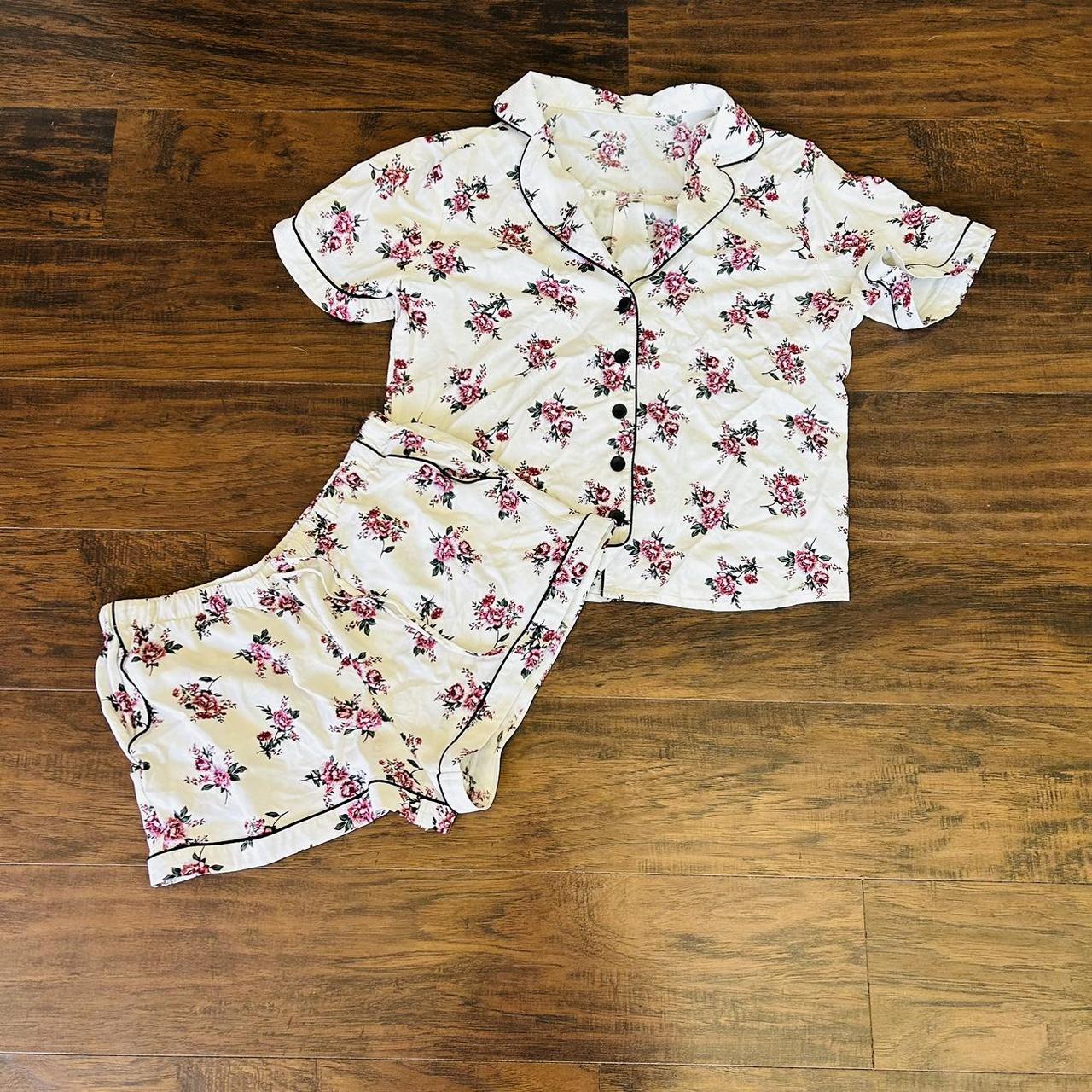 Forever 21 pajamas set size Medium - Depop