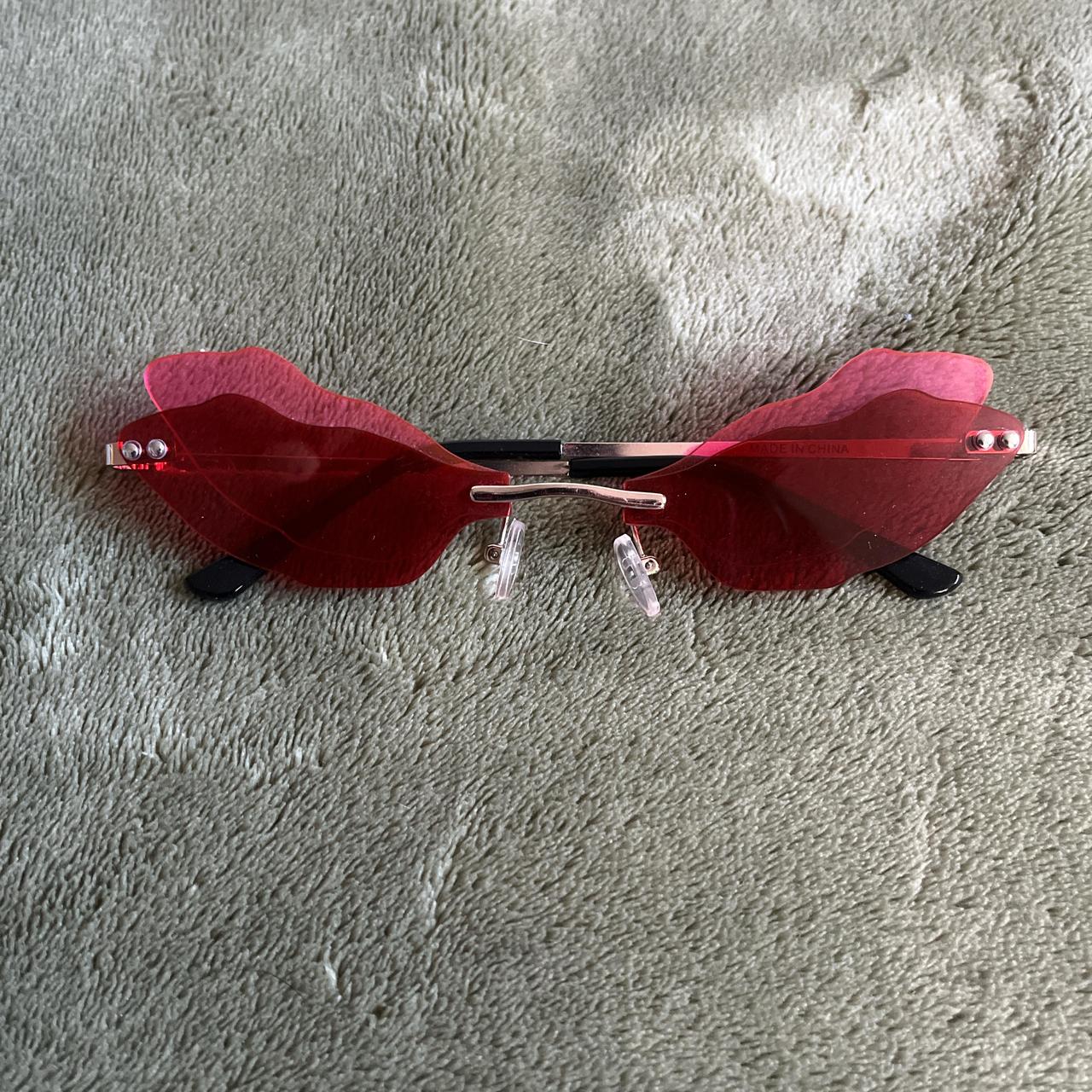 item listed by hollysalternativethrift