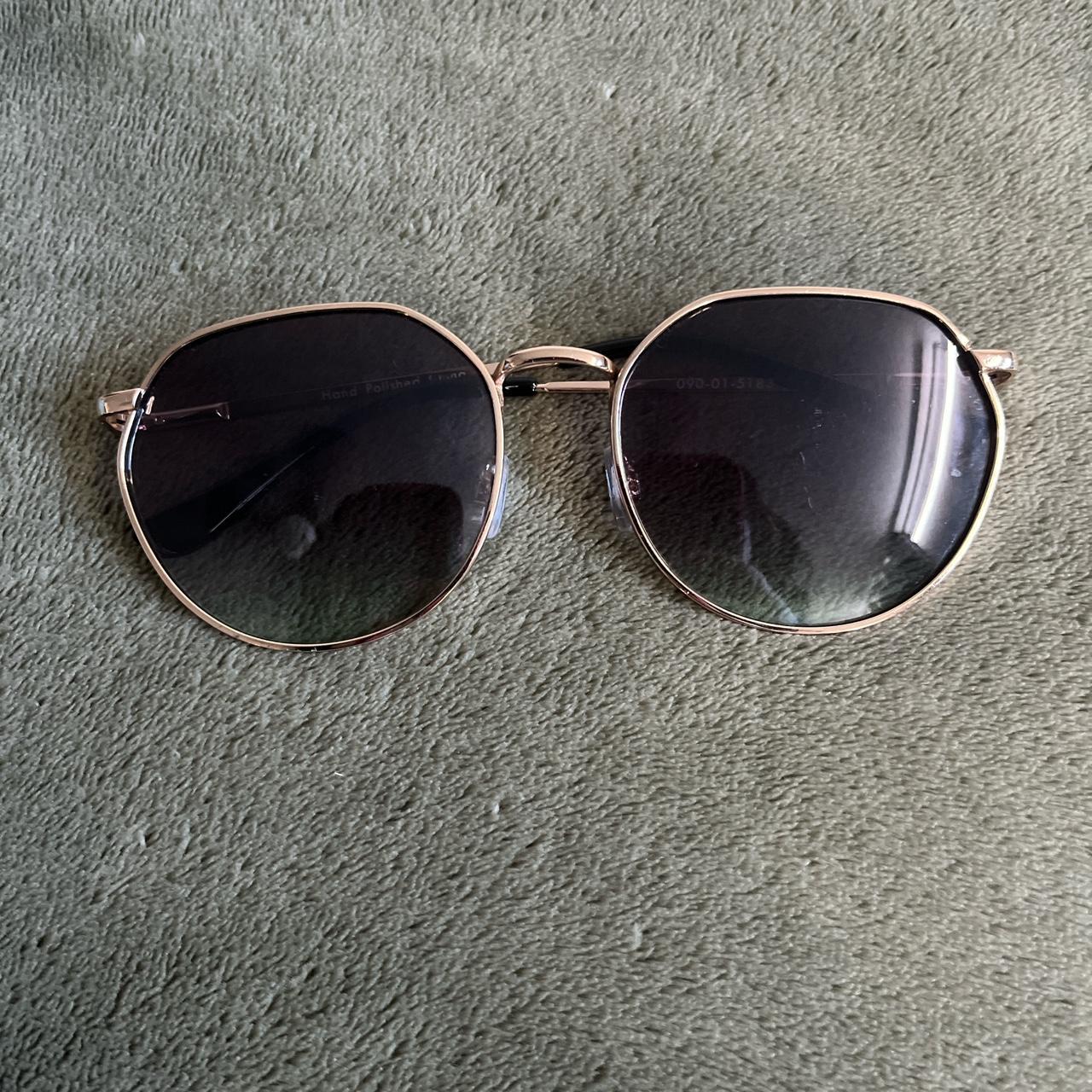 item listed by hollysalternativethrift