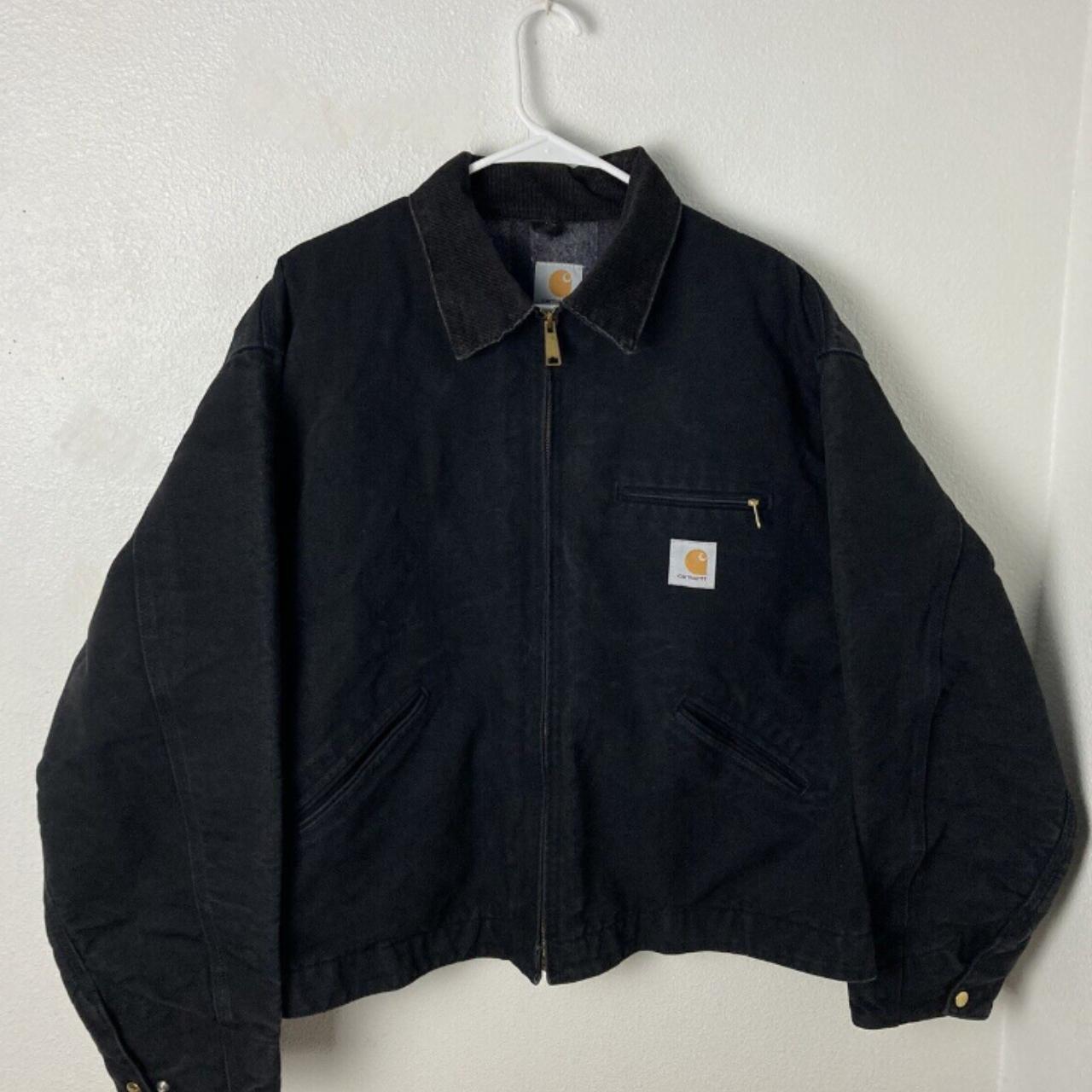 🧥 Step back into the '90s with this Vintage Carhartt... - Depop