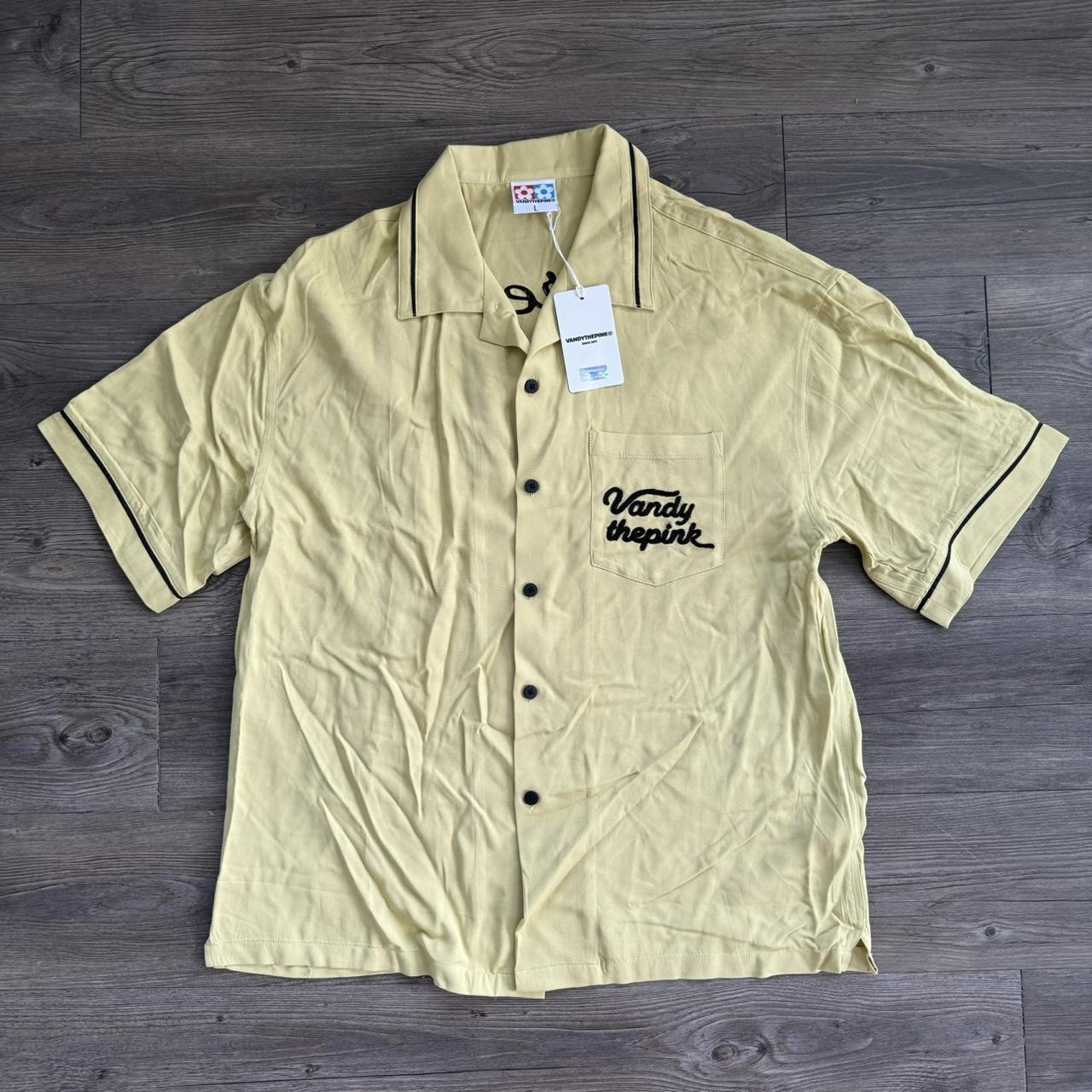 Vandythepink Centreville short sleeve button up | Depop