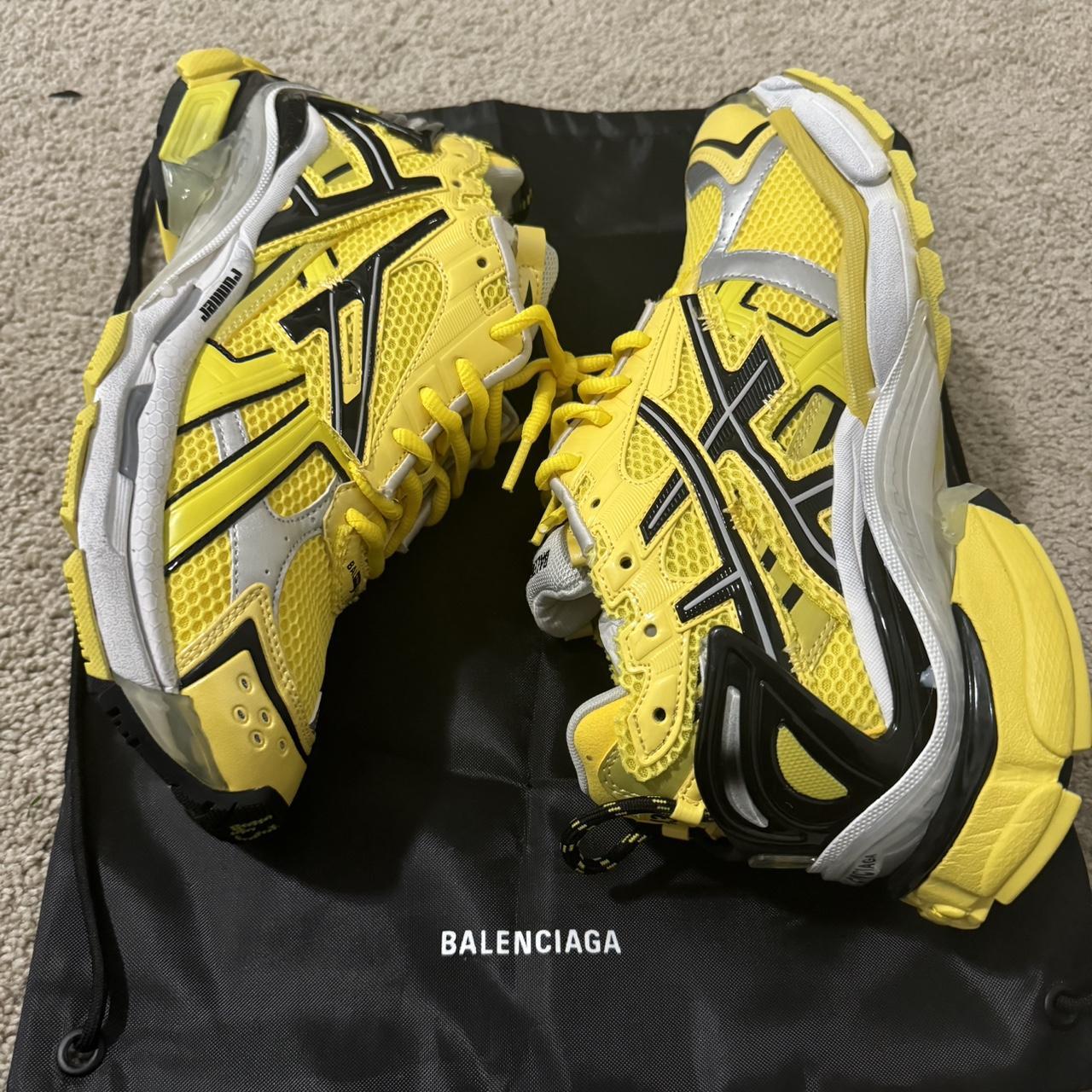 New black and yellow balenciaga runners it