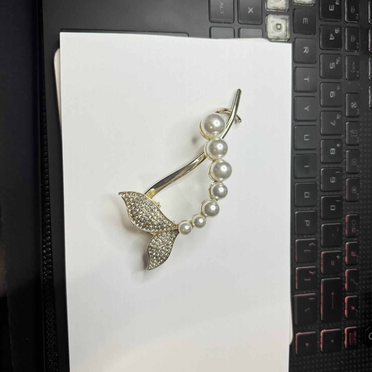item listed by liazdd