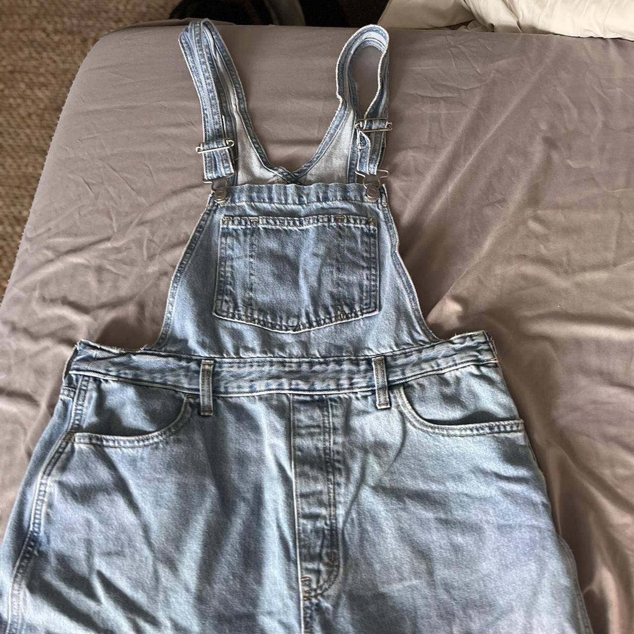 Levis oversized jorts overalls 💙☀️🩵 In good... - Depop