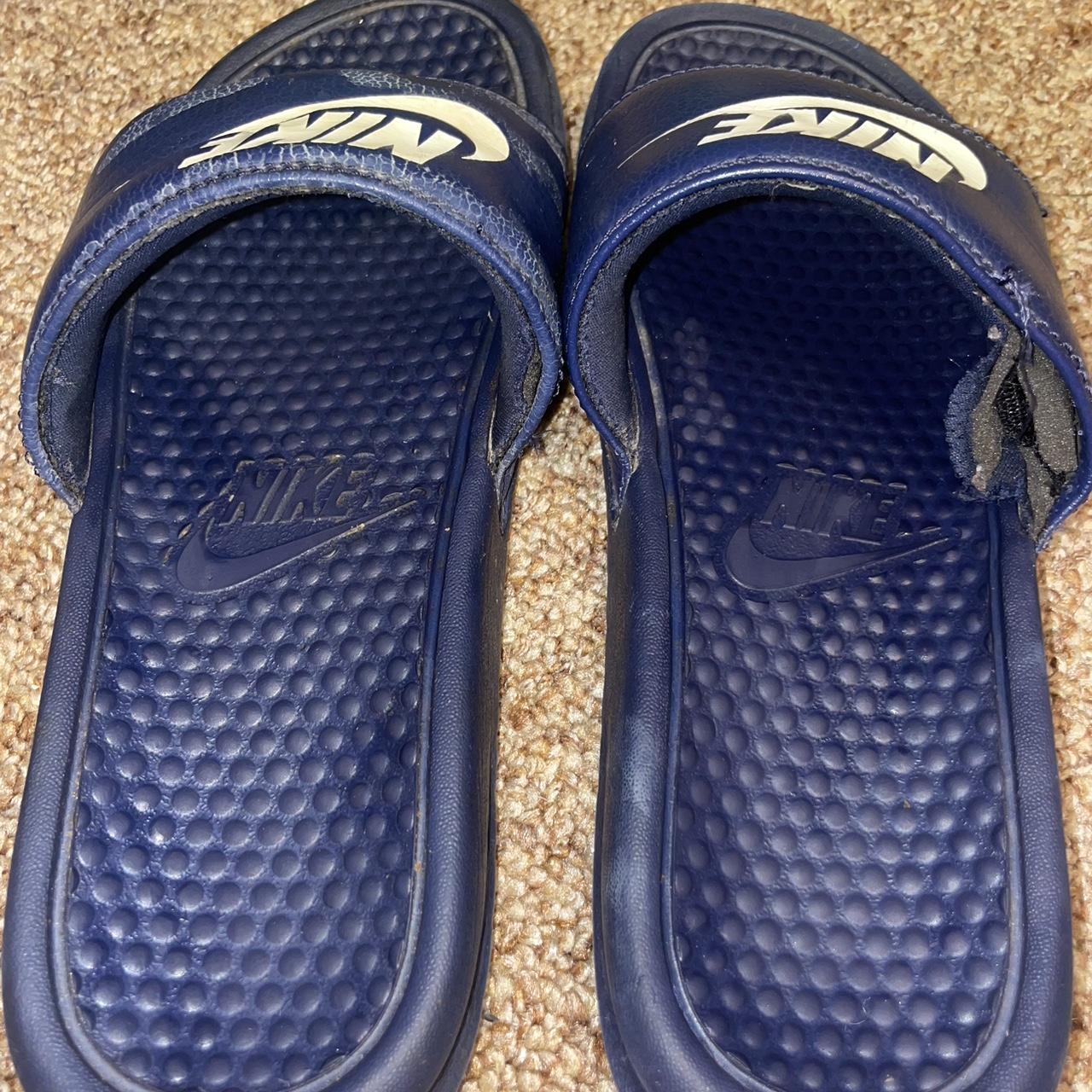 Navy blue nike slides hotsell