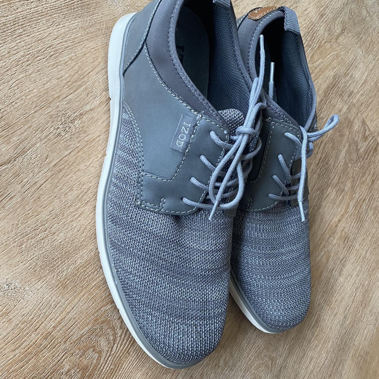 NEW IZOD Men's Drift Casual Memory Foam