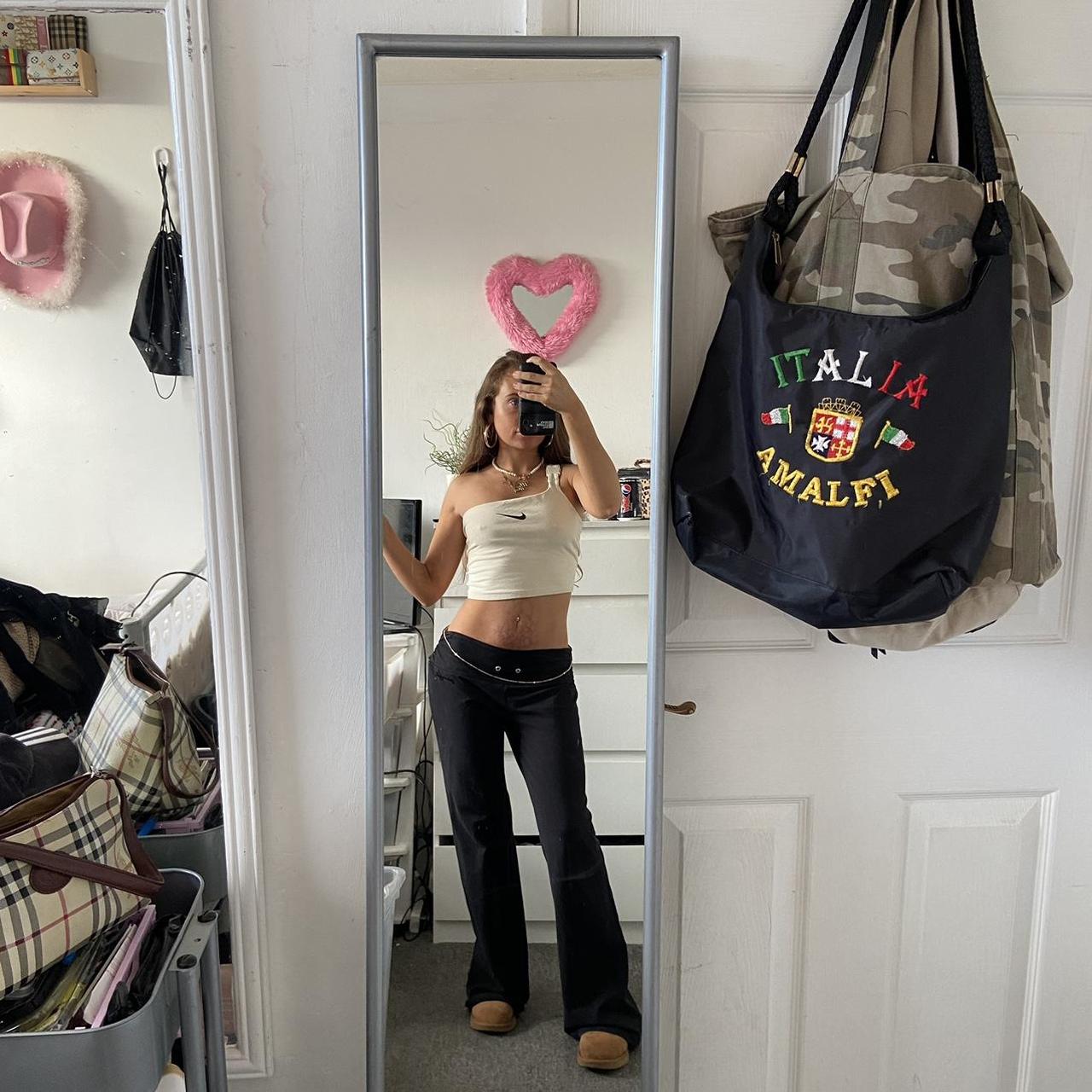 nike crop top beige