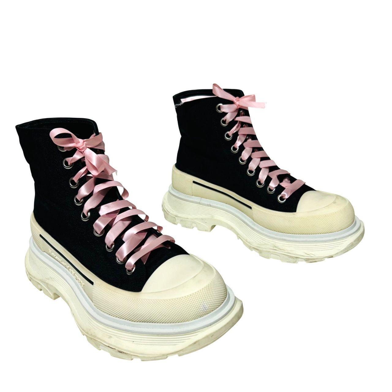 Alexander McQueen Women\'s Black and Pink Trainers