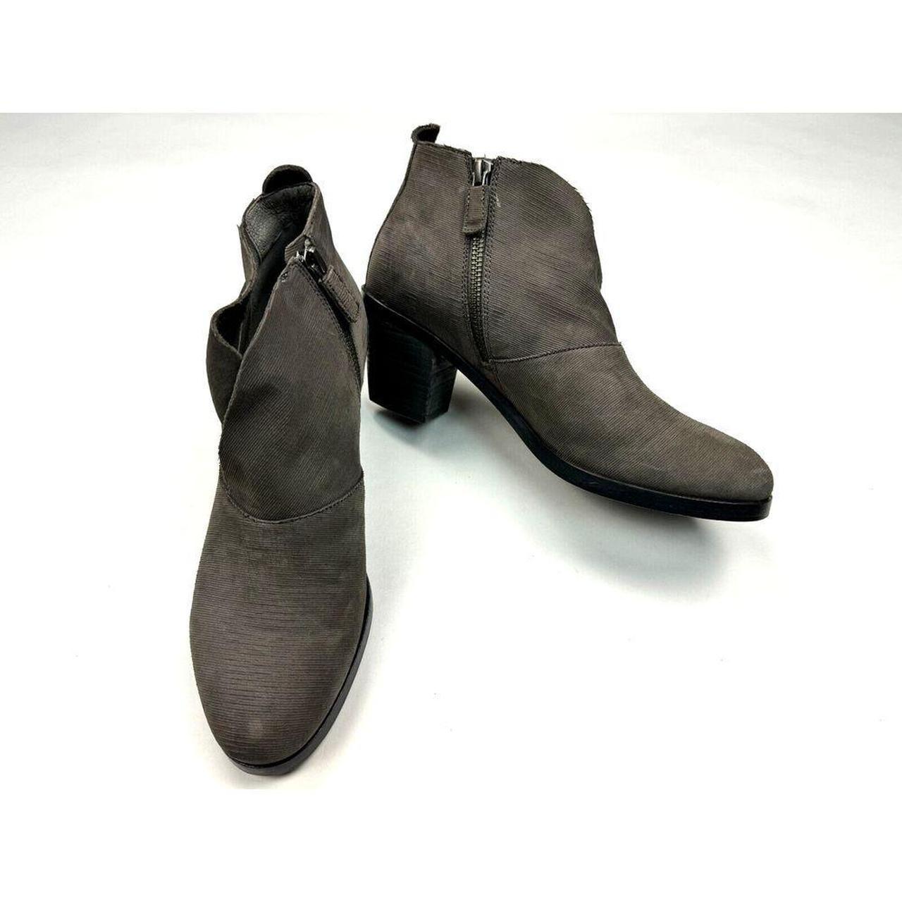 Eileen Fisher Murphy Intaglio Leather Bootie Women 8. Depop