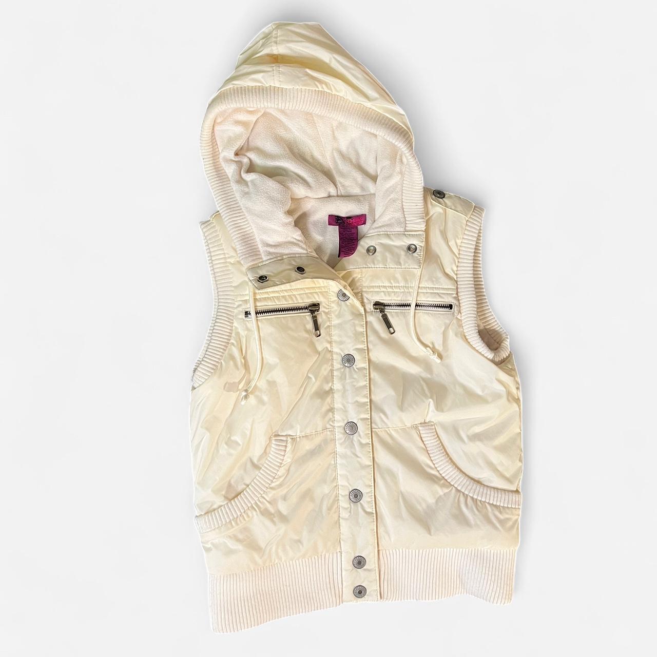 item listed by drowningmysorrowz