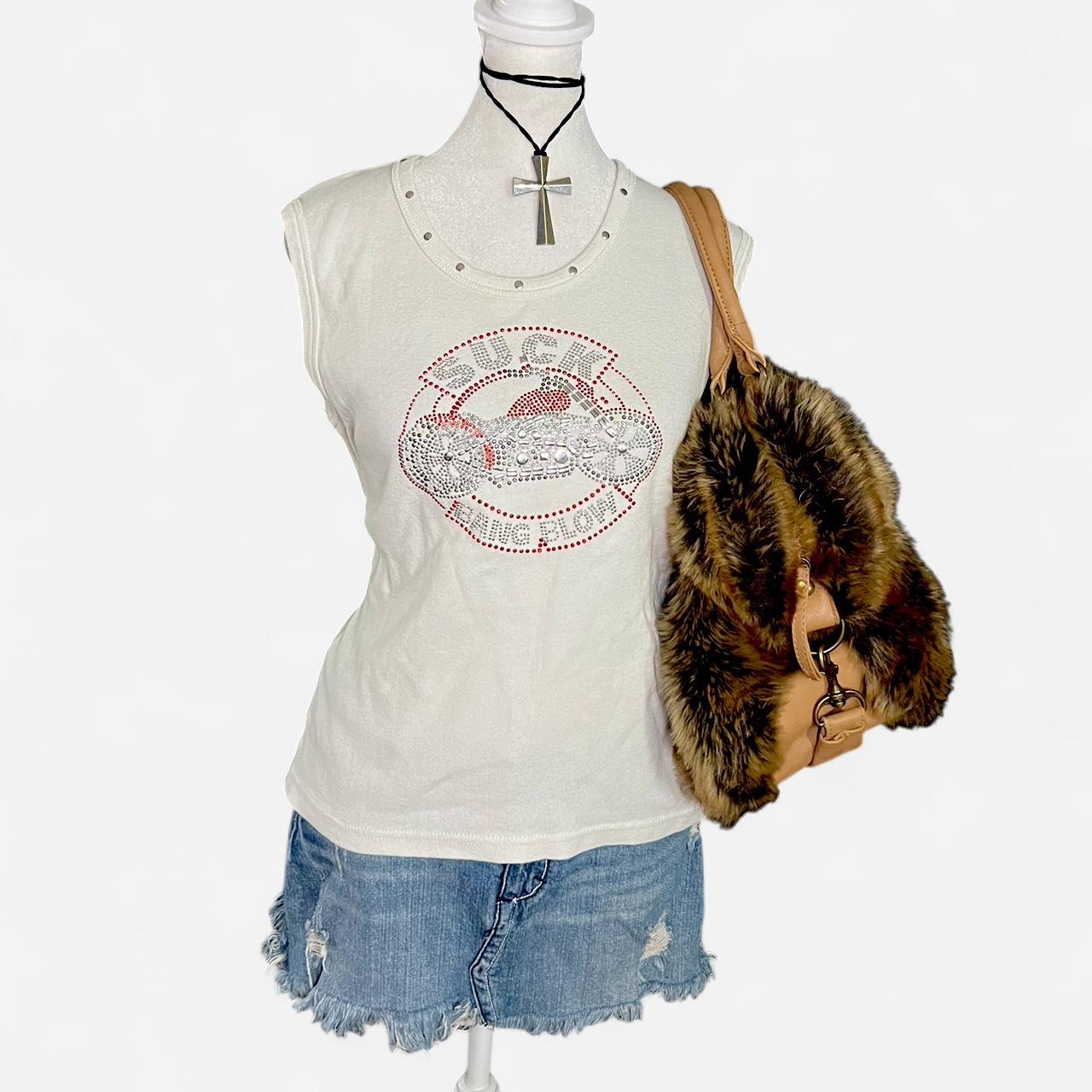 item listed by drowningmysorrowz