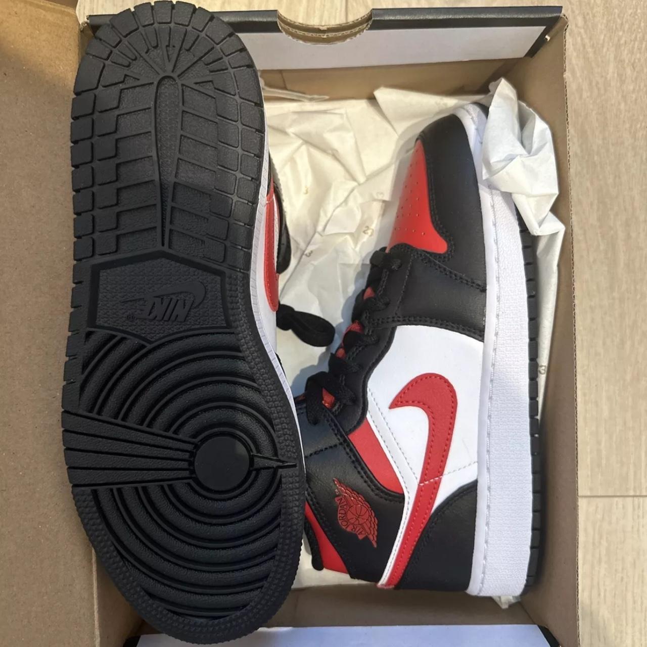 footlocker jordan 1 mid red