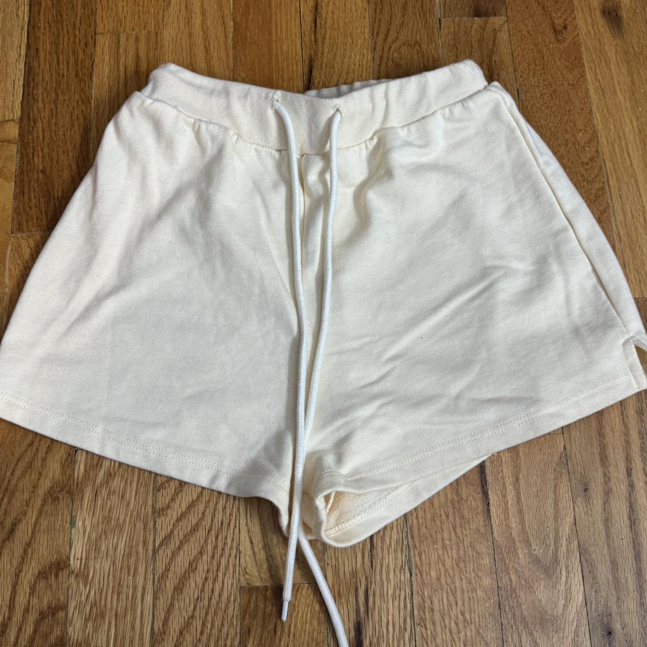 Princess Polly Women's Shorts Cream/White – Cream Princess