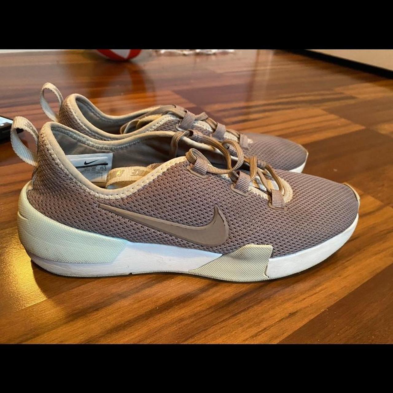 ashin modern nike womens