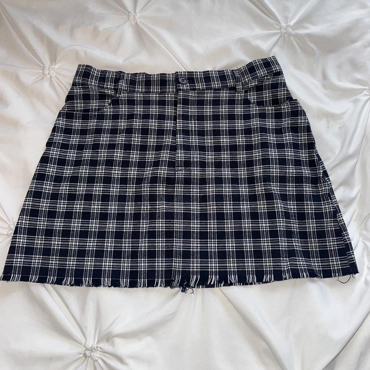 Black plaid skirt pacsun best sale