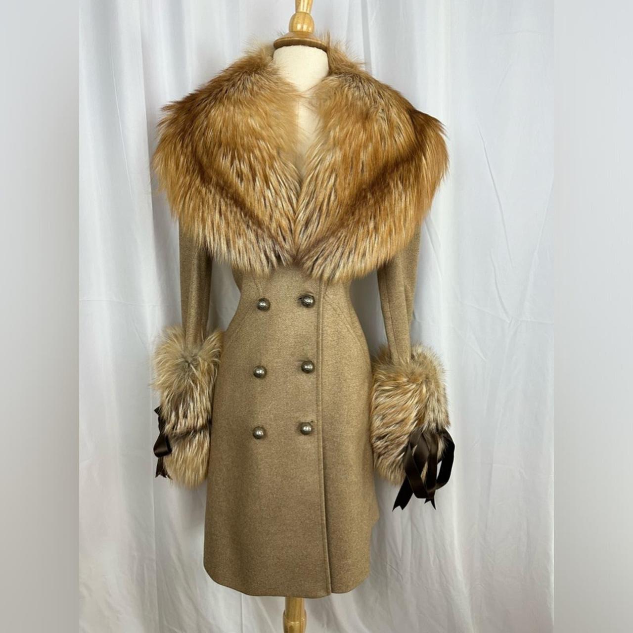 Stunning and elegant vintage Blumarine genuine fox | Depop