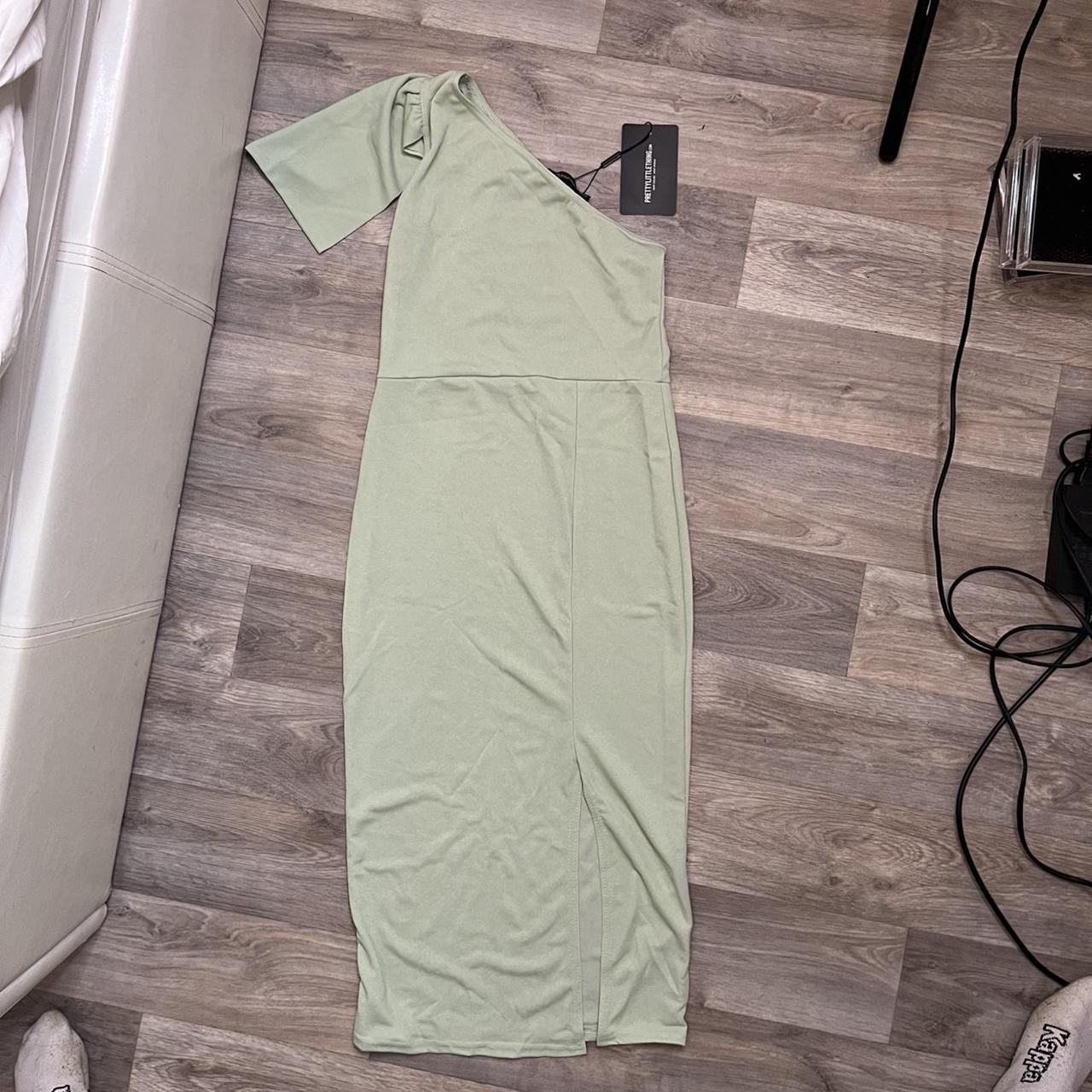 PrettyLittleThing Women's Green Dress | Depop