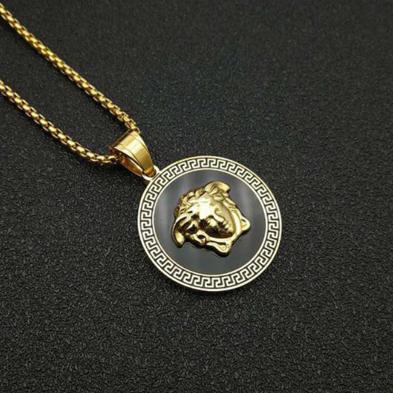 versace necklace unused - Depop