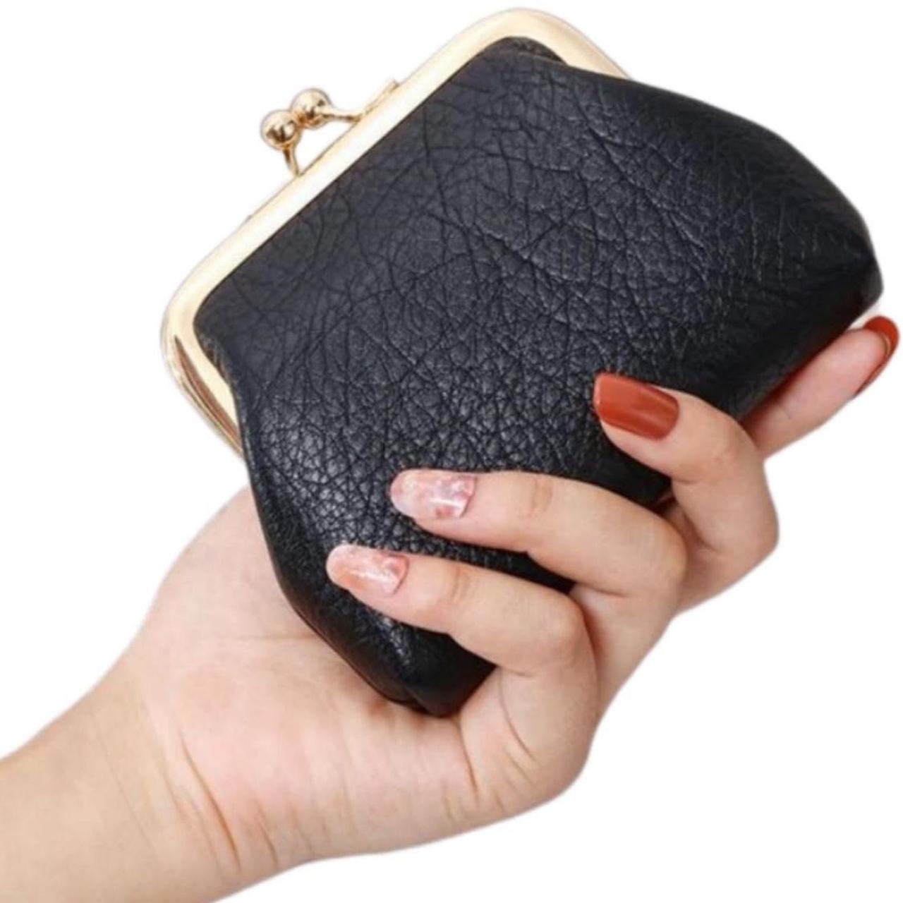 Old Fashion Style This vintage coin purse is a