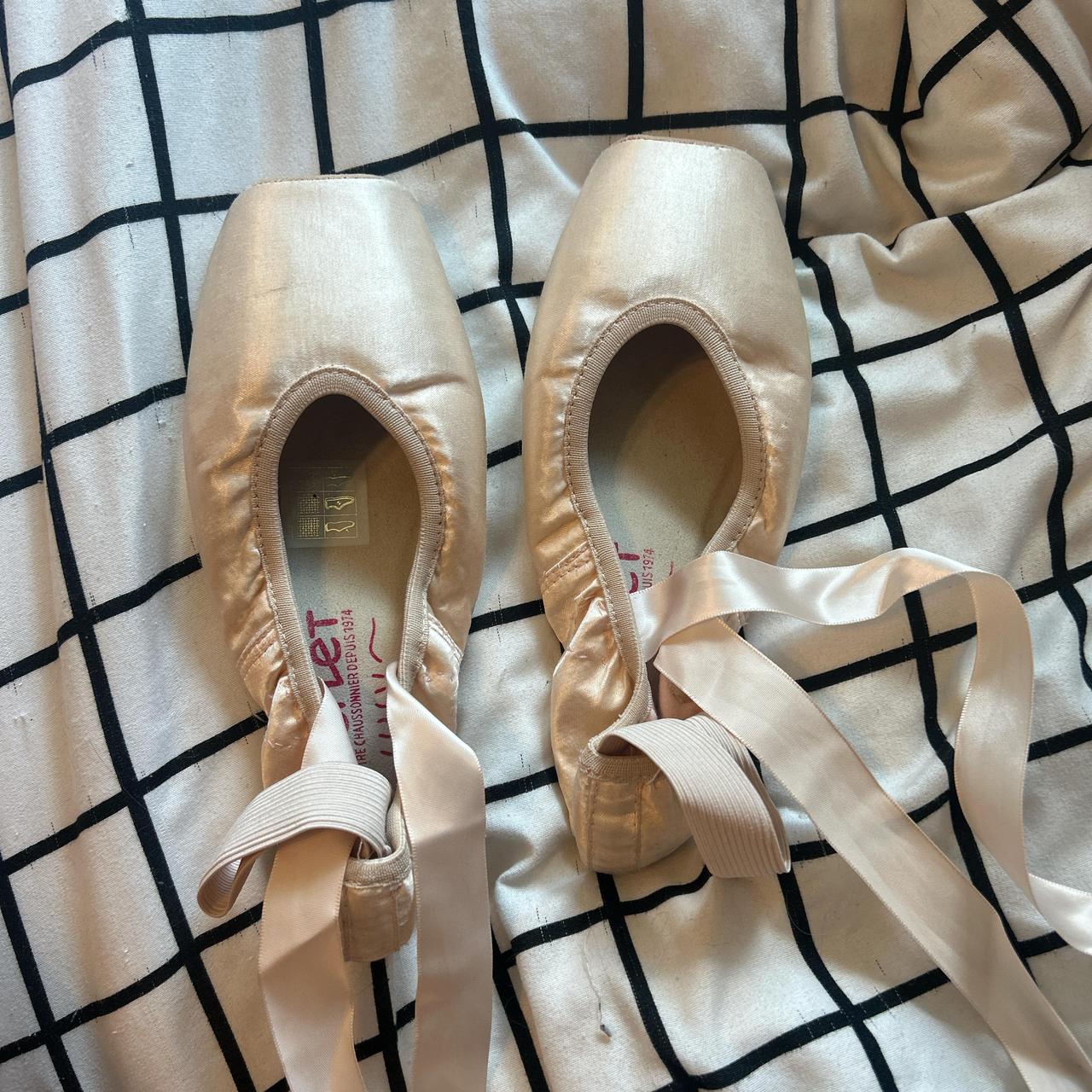 -merlet belle pointe shoes originally around... - Depop