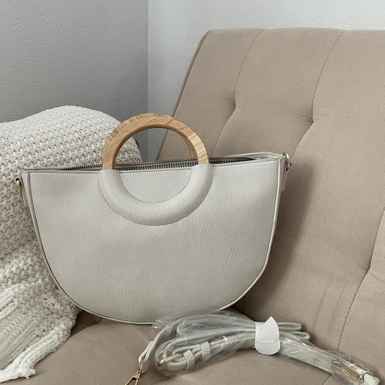 item listed by helenplyushchev