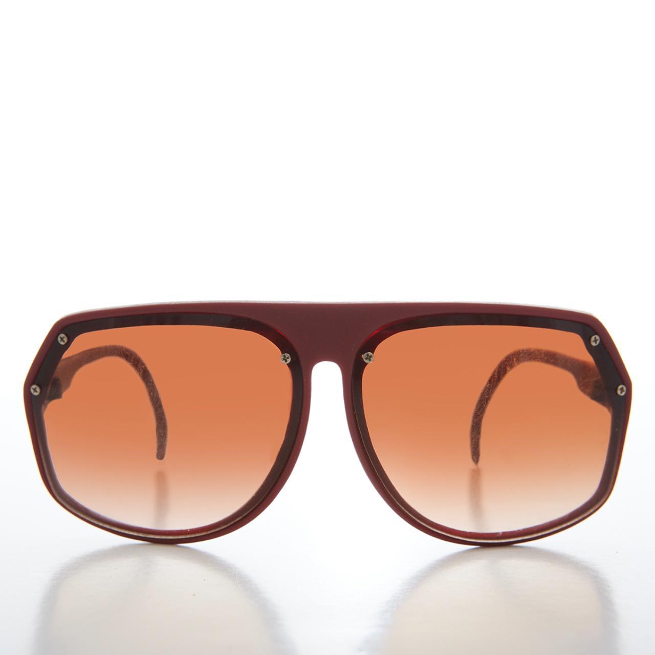 item listed by sunglassmuseum
