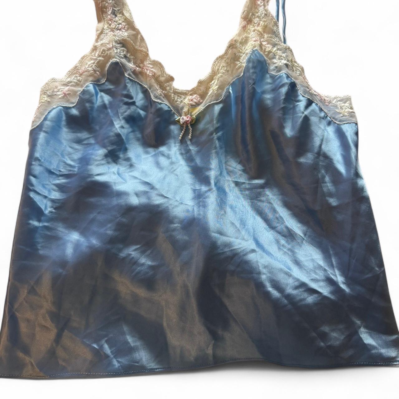 item listed by closetandthingz