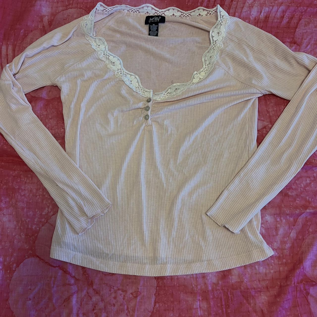 item listed by closetandthingz
