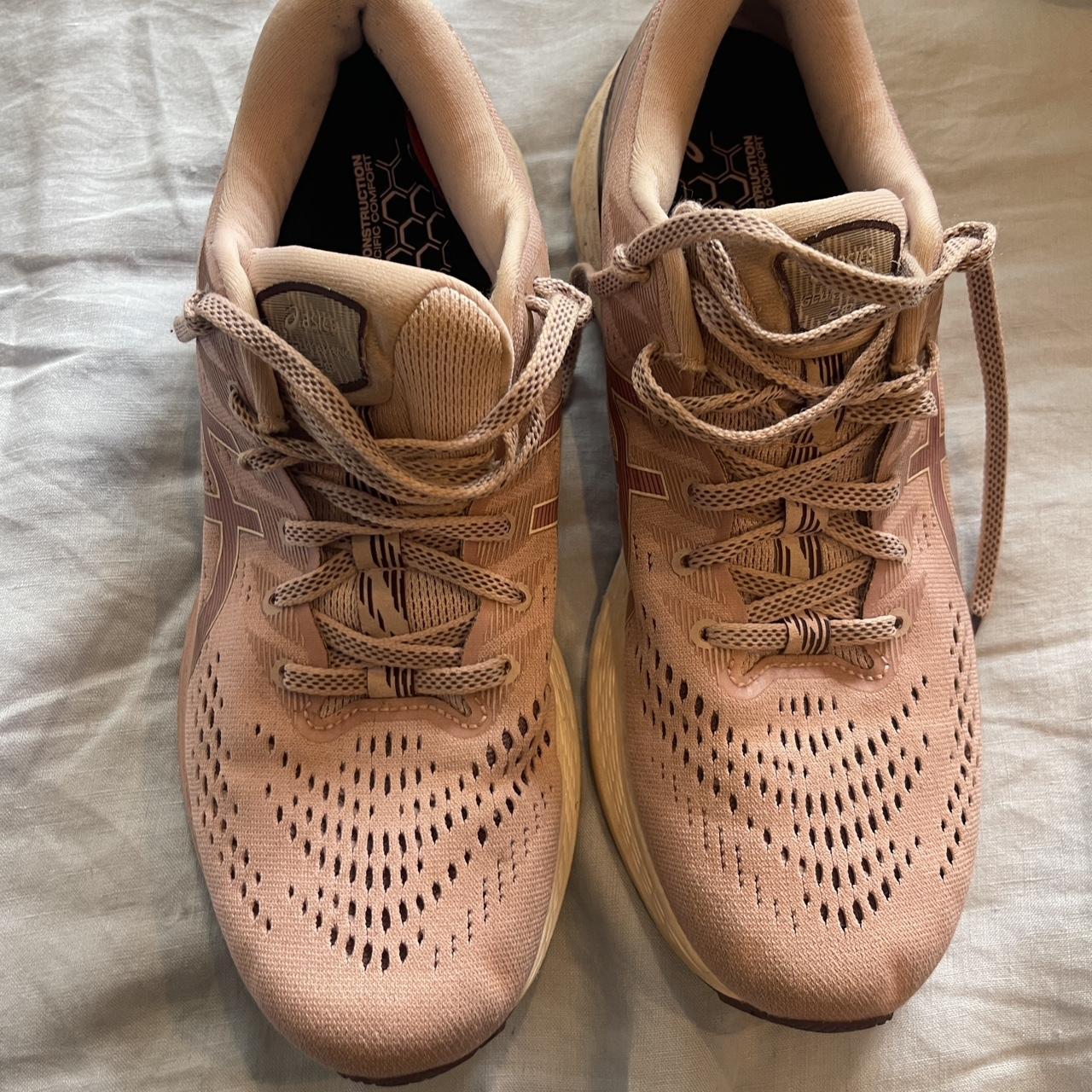 ASICS Gel Runners Size US 10.5 Dusty pink colour