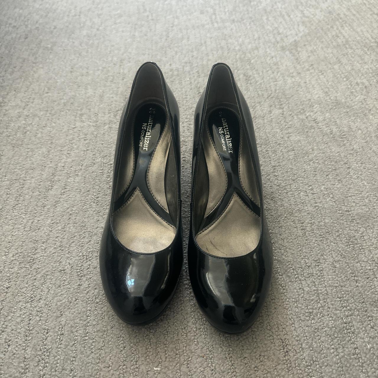 Naturalized N5 Comfort black inch heels Size US