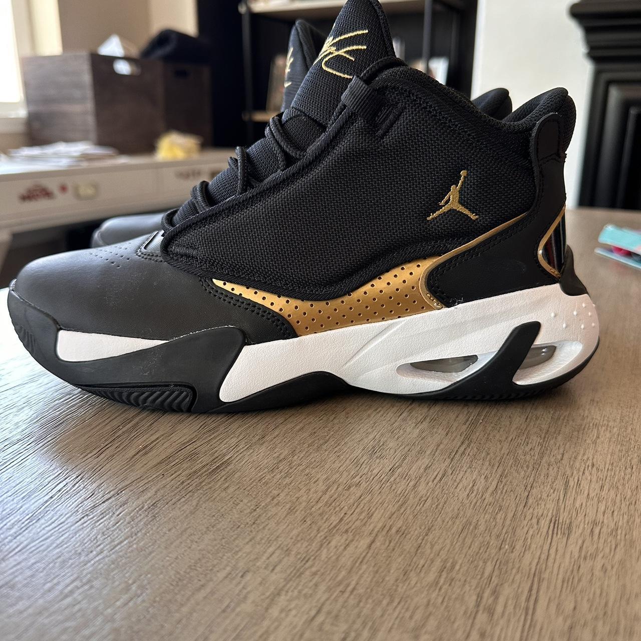 jordan max aura black yellow