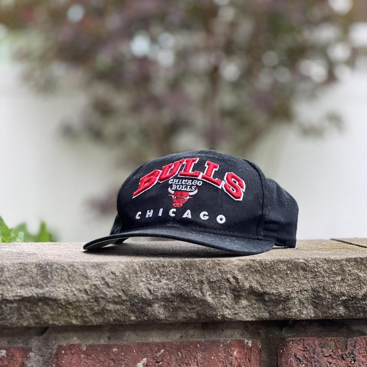 応援グッズ Chicago bulls 90s vintage cap Vintage Supersport Chicago Bulls Snapback Hat 90s | Depop