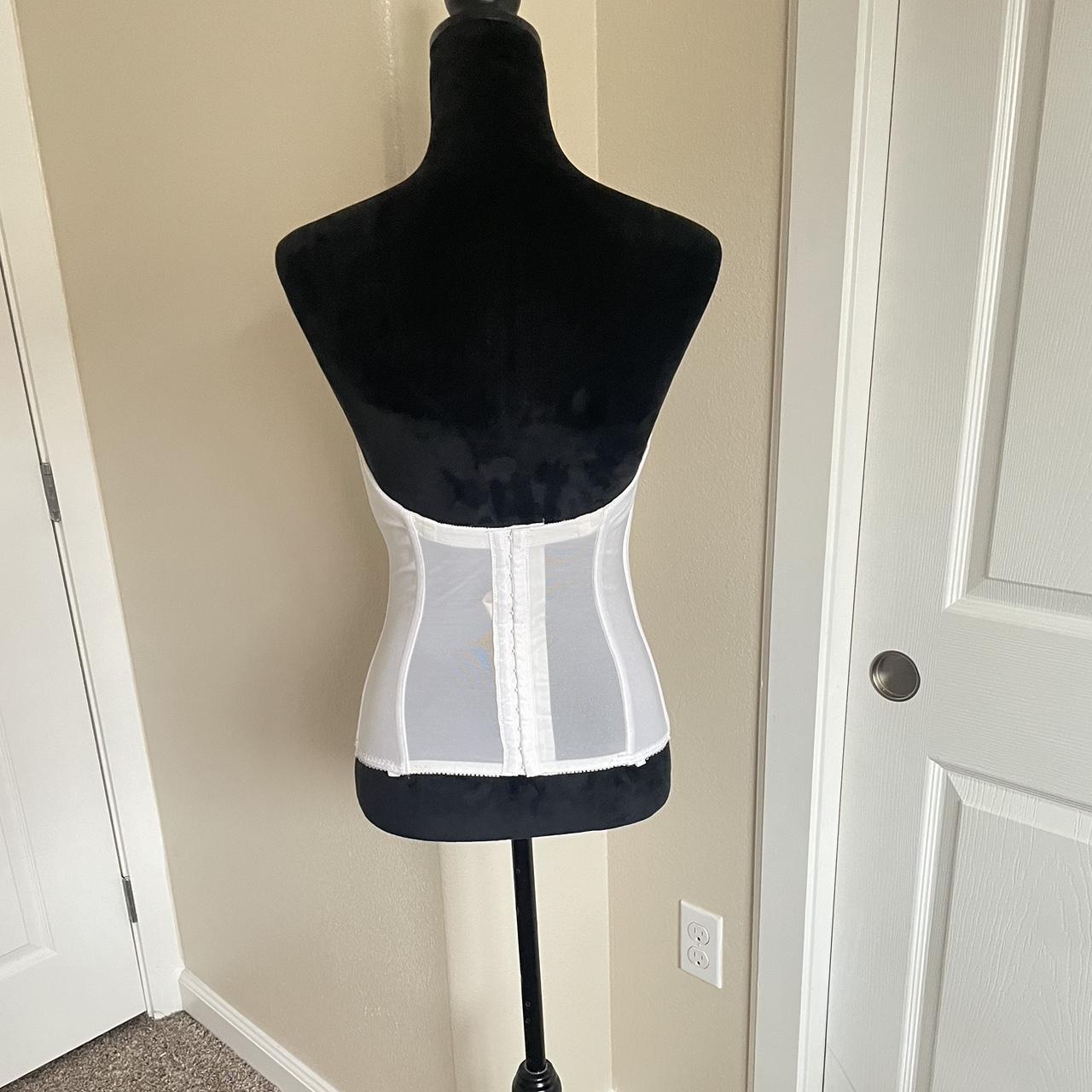 Vintage Dominique corset top. White with cute flower - Depop