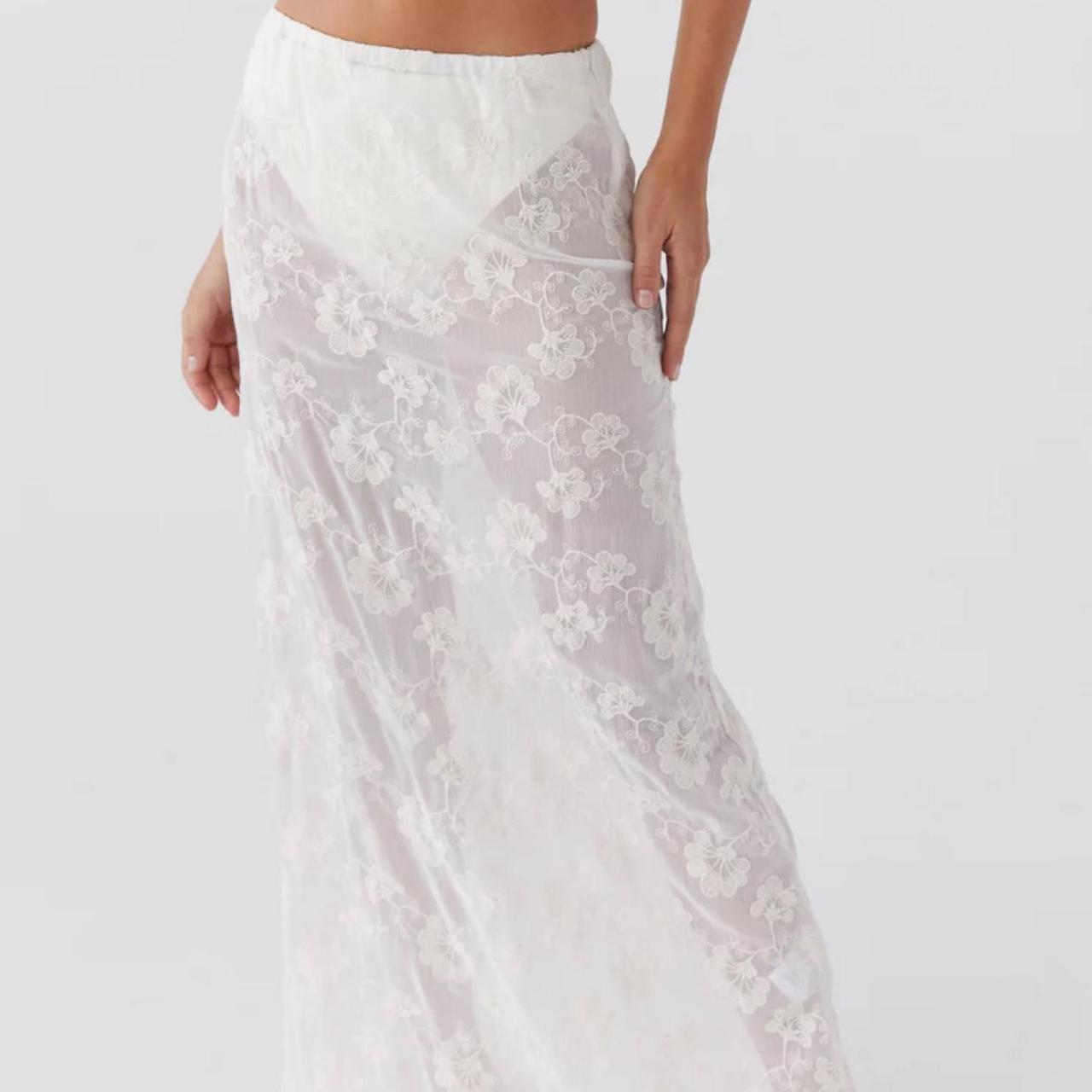 item listed by elyana_8